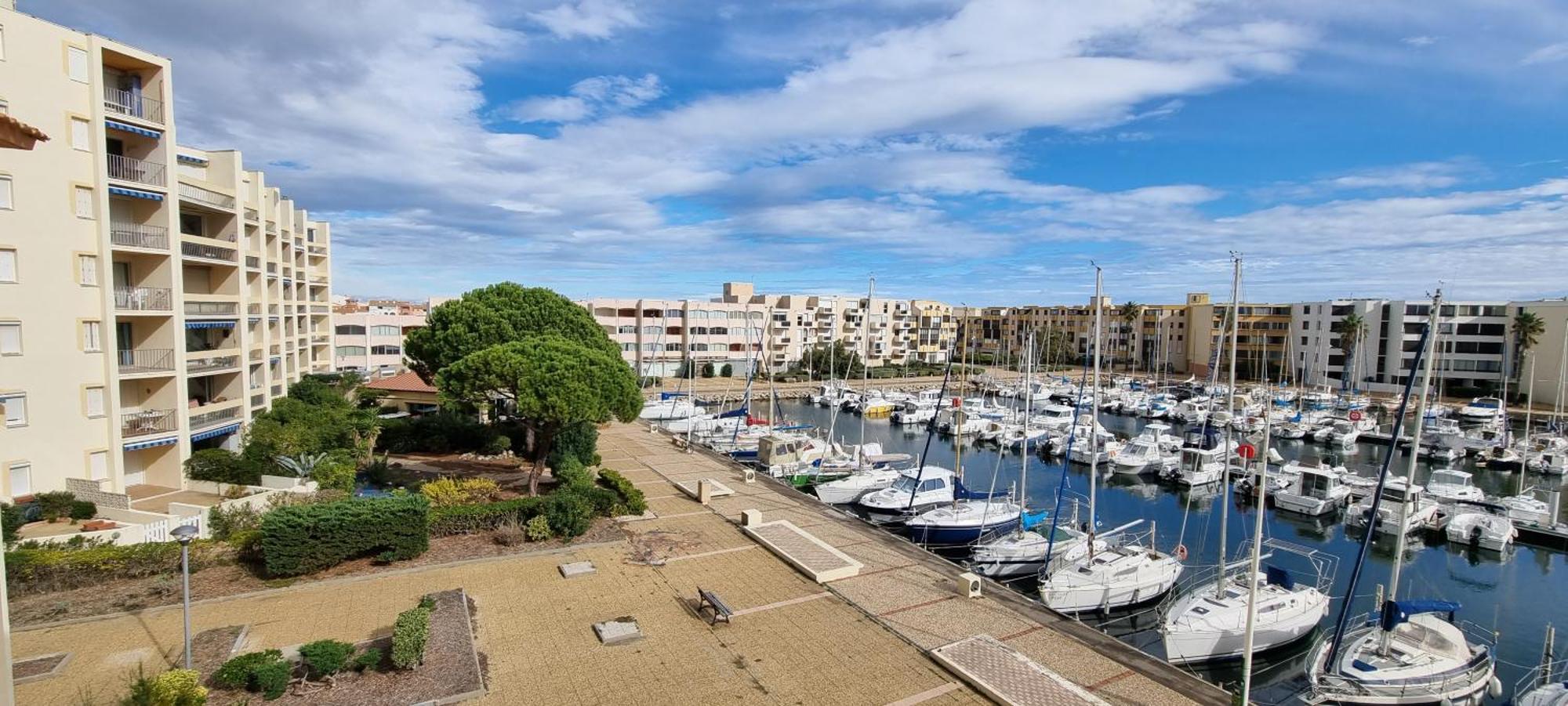 Apartamento Le Calme Et La Luminosite Du Port Ideal Pour Un Bon Sejour Leucate Exterior foto
